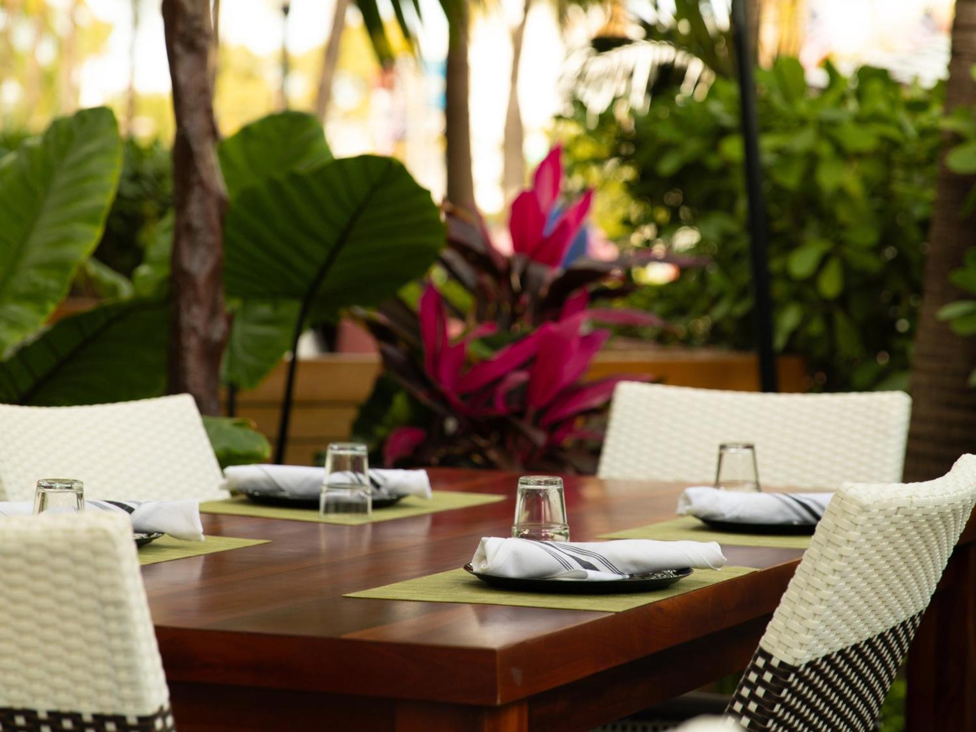 فندق كيمبتون أنجلرز ميامي بيتش المظهر الخارجي الصورة The Deck at Island Shores